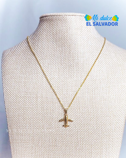 Cadena con dije avión
