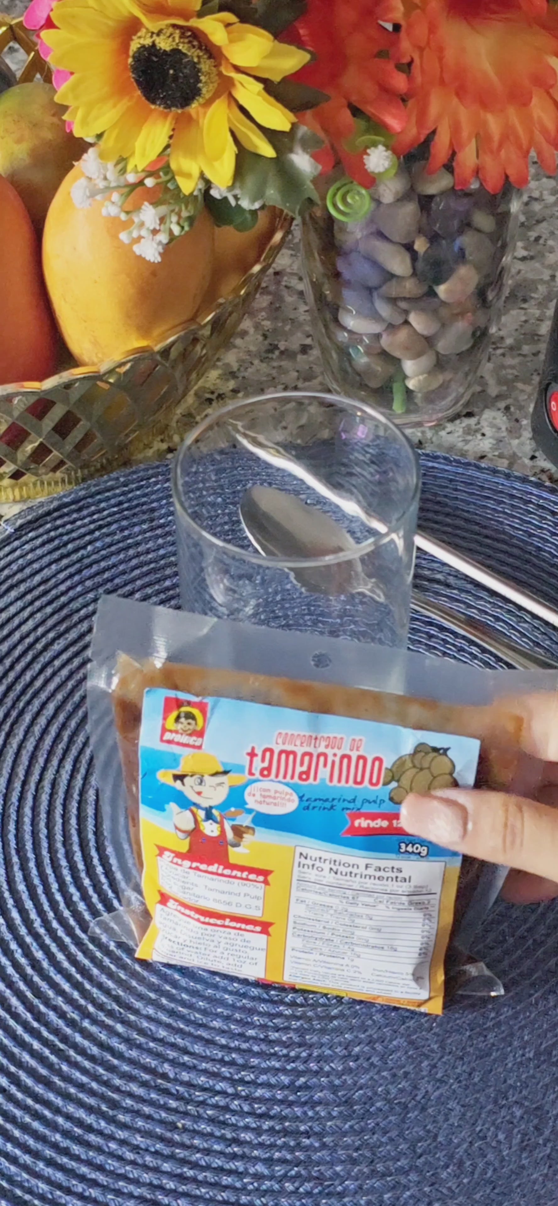 Cargar video: Sin tiempo? sin complicaciones, refresco de tamarindo natural, rápido, fácil y listo.  ⭐️⭐️⭐️⭐️⭐️ Ordena el tuyo aquí